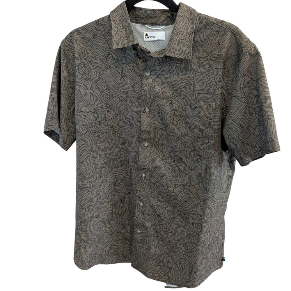 UB Tech Green Leaf Pattern Hi Performance Active Shirt - Size Large